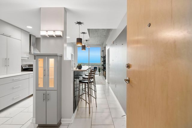 415 Church St Apt 2413, Nashville, TN 37219