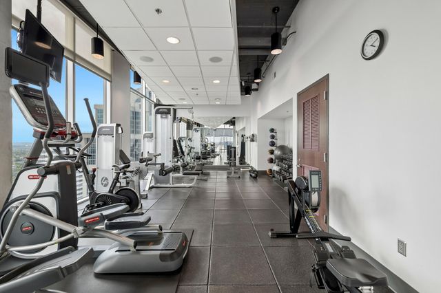 415 Church St Apt 2413, Nashville, TN 37219