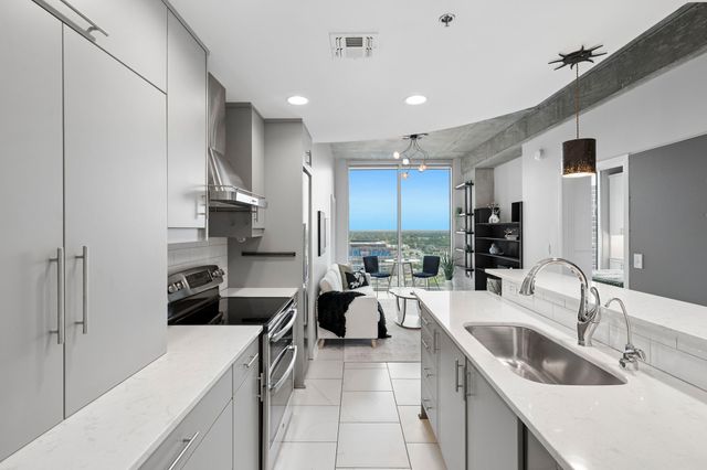 415 Church St Apt 2413, Nashville, TN 37219