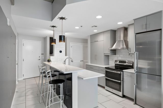 415 Church St Apt 2413, Nashville, TN 37219