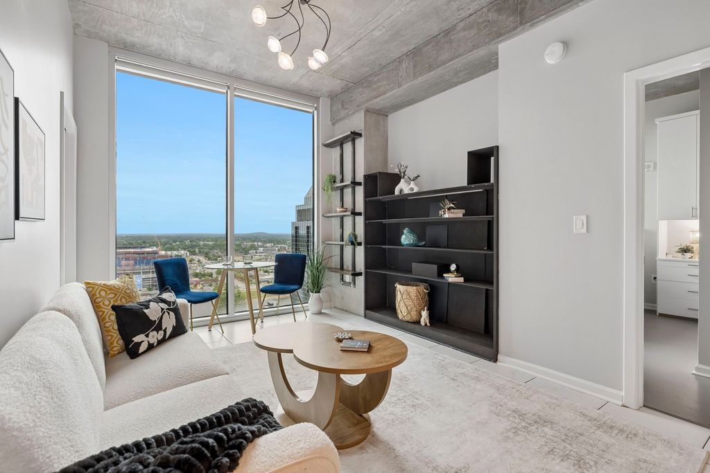 415 Church St Apt 2413, Nashville, TN 37219
