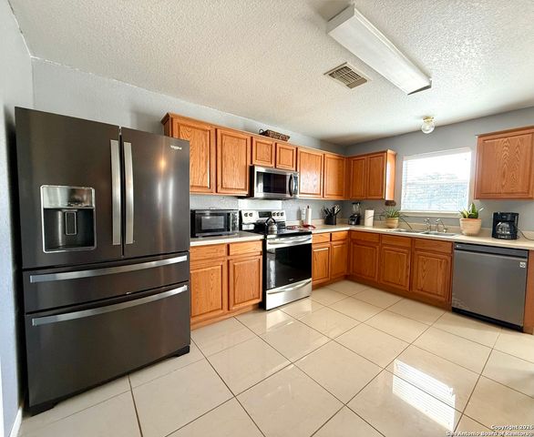 1235 Autumn Moon, San Antonio, TX 78245