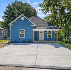 423 Illinois Ave, Etowah, TN 37331