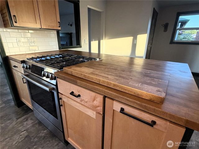5124 N Bennett Street, Ruston, WA 98407