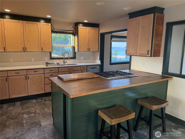 5124 N Bennett Street, Ruston, WA 98407