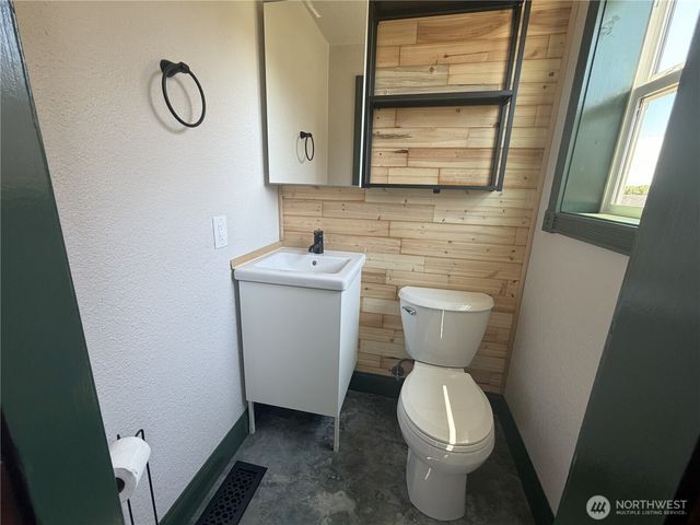 5124 N Bennett Street, Ruston, WA 98407