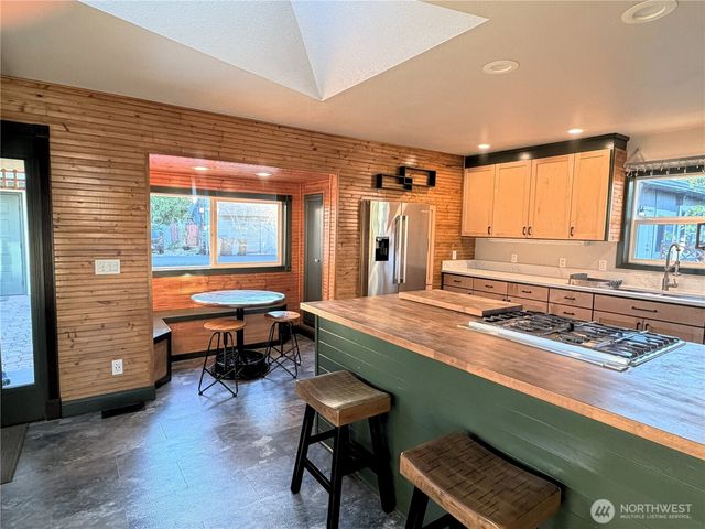 5124 N Bennett Street, Ruston, WA 98407