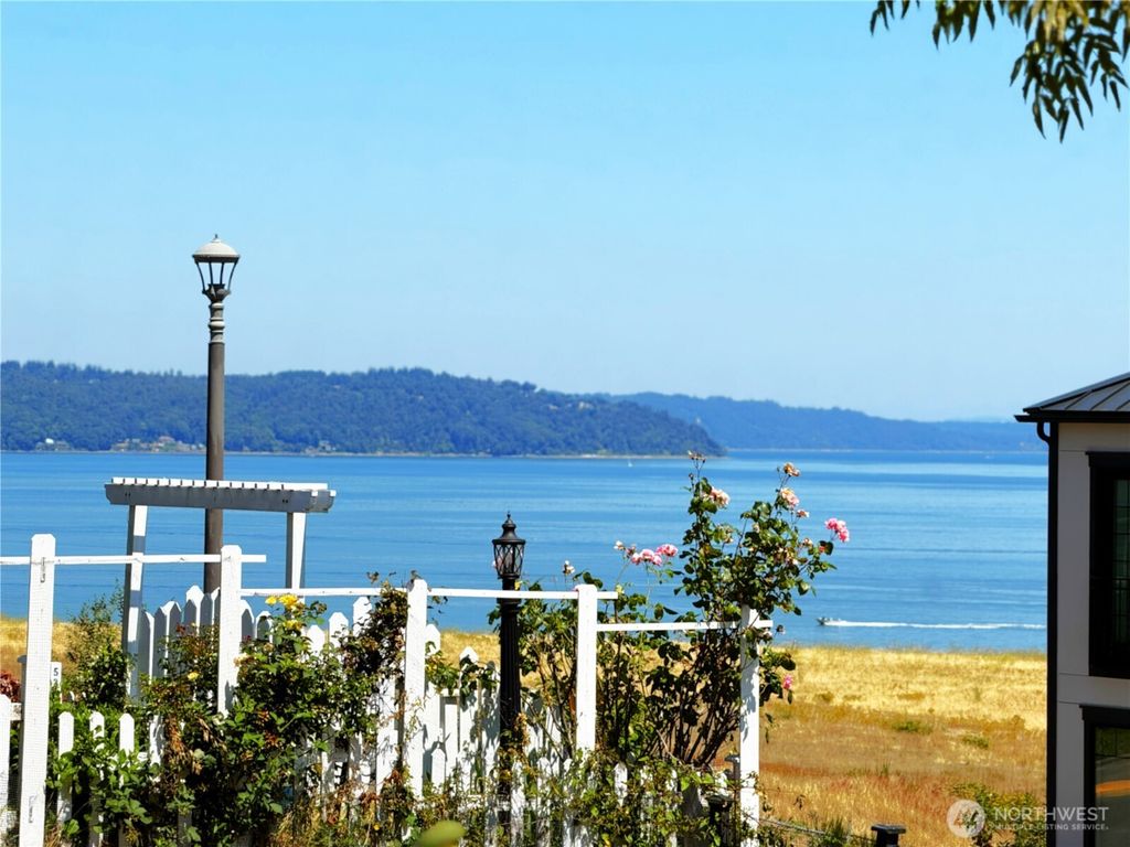 5124 N Bennett Street, Ruston, WA 98407