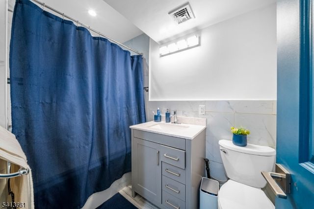 51 Garden St, Teaneck Twp., NJ 07666