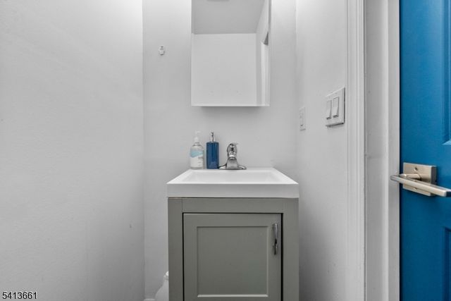 51 Garden St, Teaneck Twp., NJ 07666