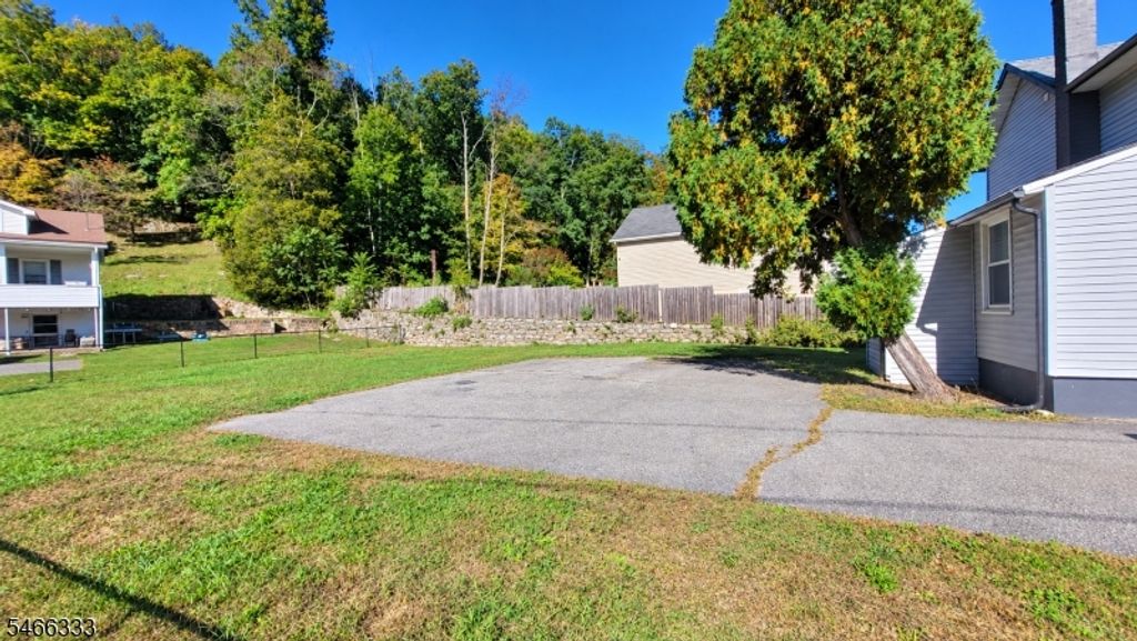 171 Union Avenue 2, Bloomingdale Boro, NJ 07403 — photo 4