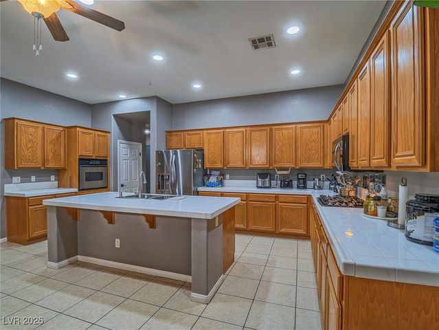 1018 Azure Heights Place, Las Vegas, NV 89110