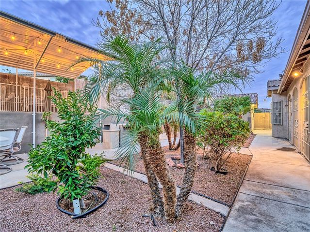 1018 Azure Heights Place, Las Vegas, NV 89110