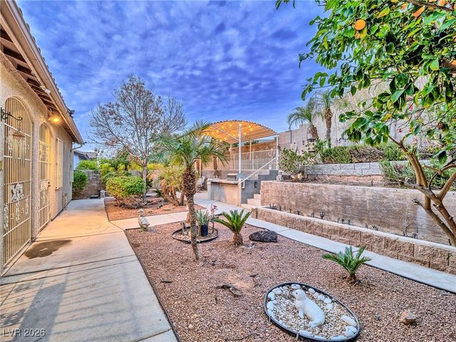 1018 Azure Heights Place, Las Vegas, NV 89110