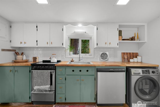 2562 Lake Whatcom Boulevard, Bellingham, WA 98229