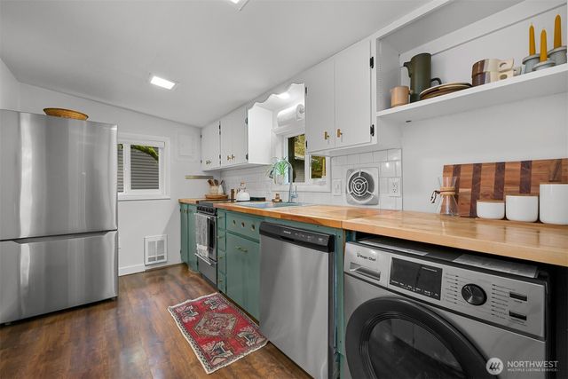 2562 Lake Whatcom Boulevard, Bellingham, WA 98229