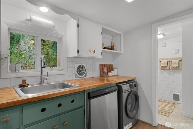 2562 Lake Whatcom Boulevard, Bellingham, WA 98229