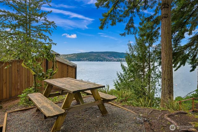 2562 Lake Whatcom Boulevard, Bellingham, WA 98229