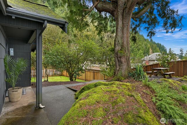 2562 Lake Whatcom Boulevard, Bellingham, WA 98229