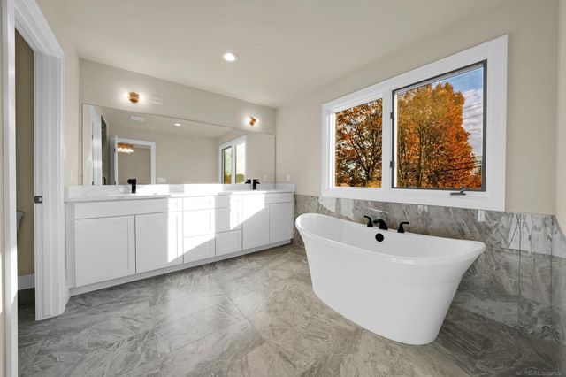 54778 Camden Court, Shelby Twp, MI 48316