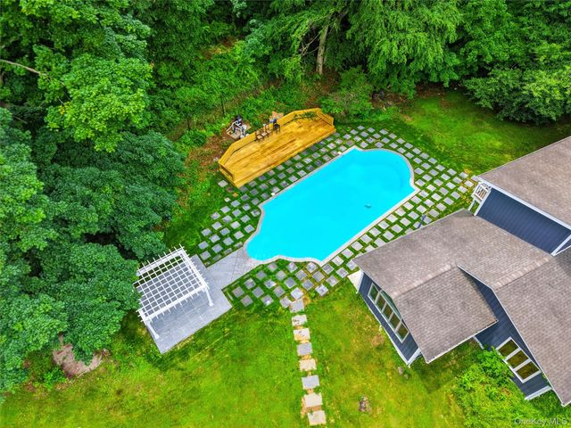 12 E Mount Airy Road, Croton-on-hudson, NY 10520