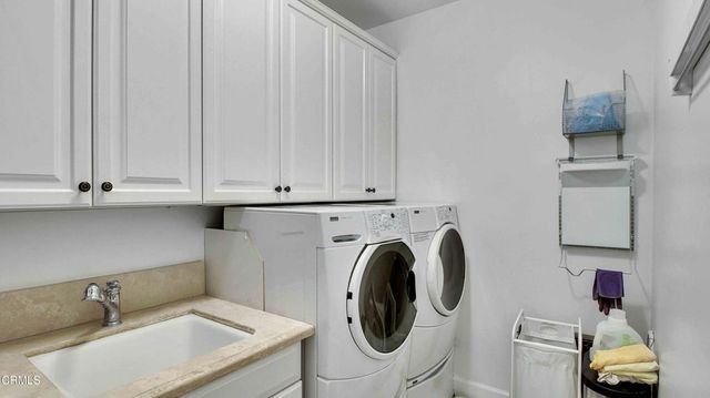 1929 Lyans Drive, La Canada Flintridge, CA 91011