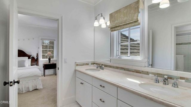 1929 Lyans Drive, La Canada Flintridge, CA 91011