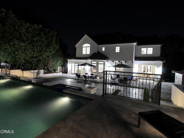 1929 Lyans Drive, La Canada Flintridge, CA 91011