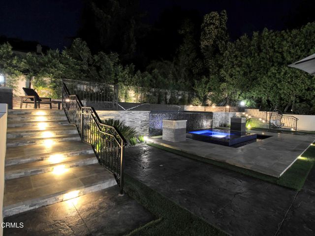 1929 Lyans Drive, La Canada Flintridge, CA 91011