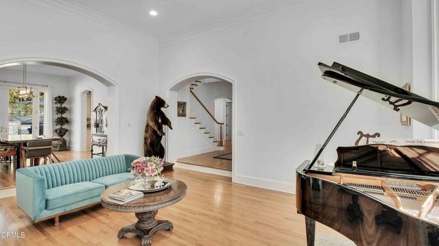 1929 Lyans Drive, La Canada Flintridge, CA 91011