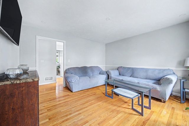 23 Gammon St, Brockton, MA 02301
