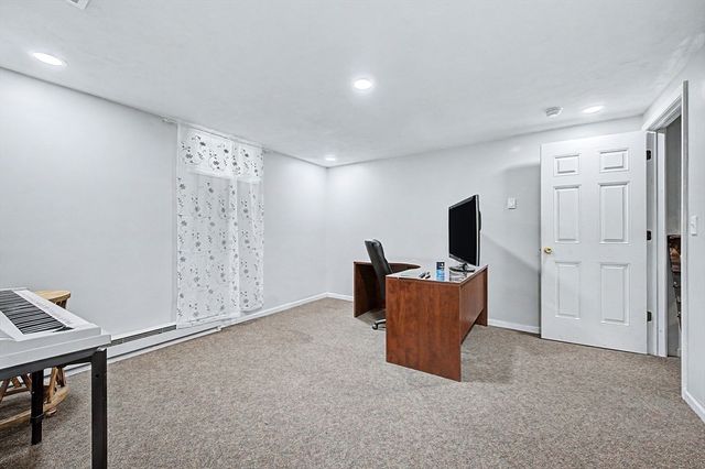 23 Gammon St, Brockton, MA 02301