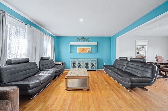 23 Gammon St, Brockton, MA 02301