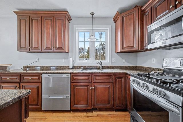 23 Gammon St, Brockton, MA 02301
