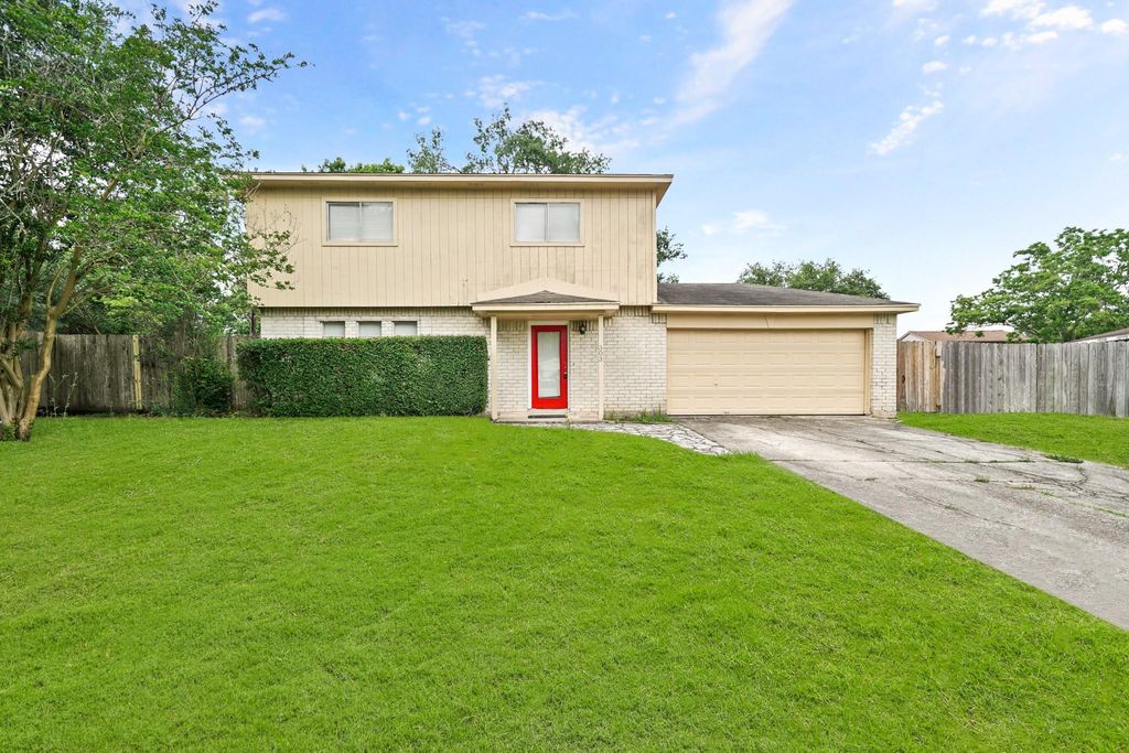 303 Hearthside Circle, League City, TX 77573