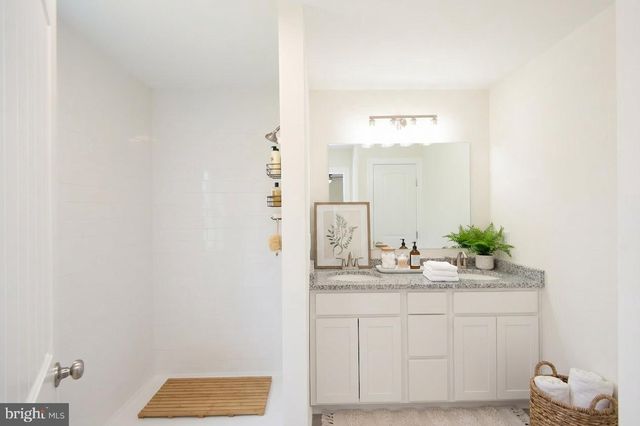 406 CHARLES ST, Hurlock, MD 21643