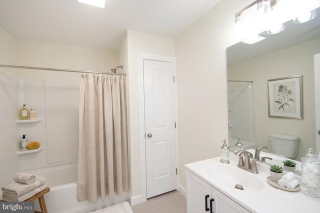 406 CHARLES ST, Hurlock, MD 21643