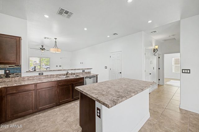 2552 E ATLANTA Avenue, Phoenix, AZ 85040