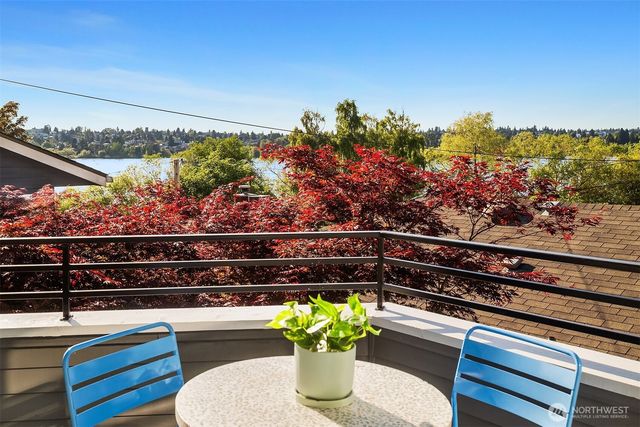 2112 N 64th Street, Seattle, WA 98103