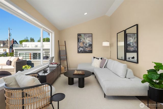 2112 N 64th Street, Seattle, WA 98103