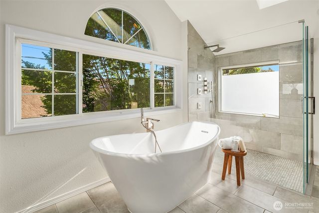 2112 N 64th Street, Seattle, WA 98103