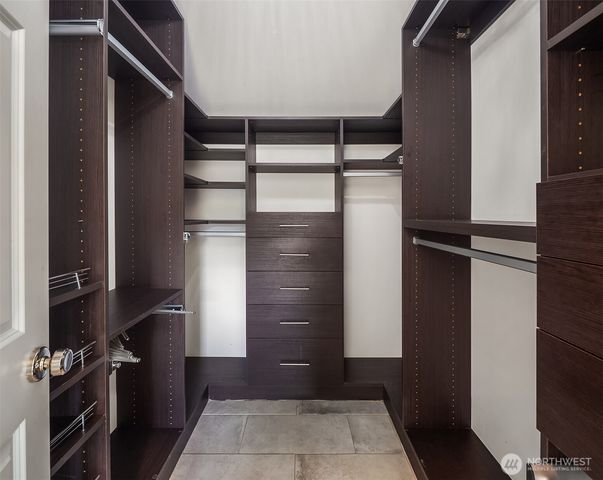 2112 N 64th Street, Seattle, WA 98103