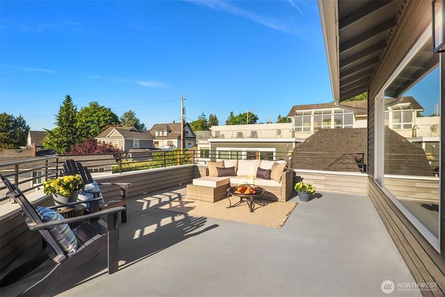 2112 N 64th Street, Seattle, WA 98103