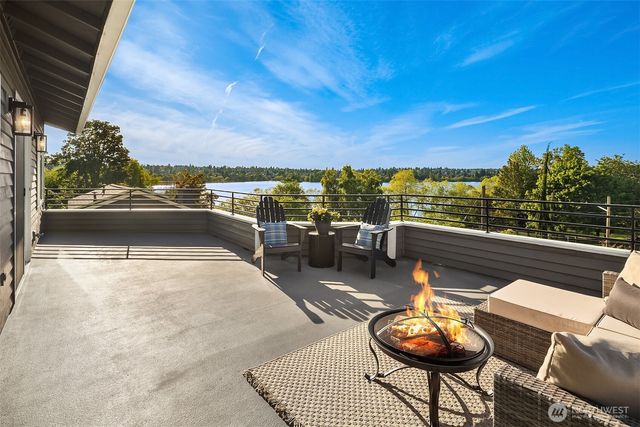 2112 N 64th Street, Seattle, WA 98103