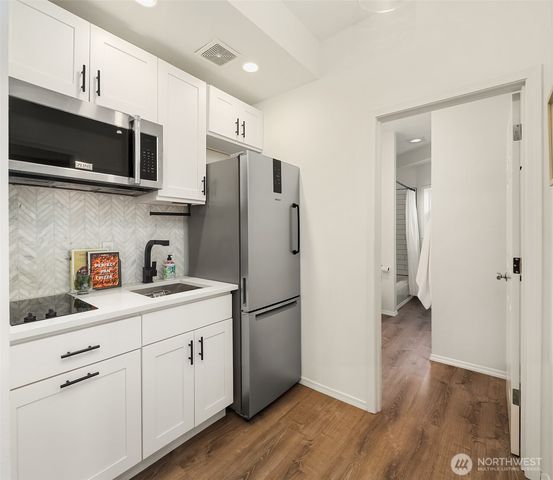 2112 N 64th Street, Seattle, WA 98103