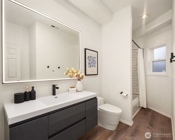 2112 N 64th Street, Seattle, WA 98103