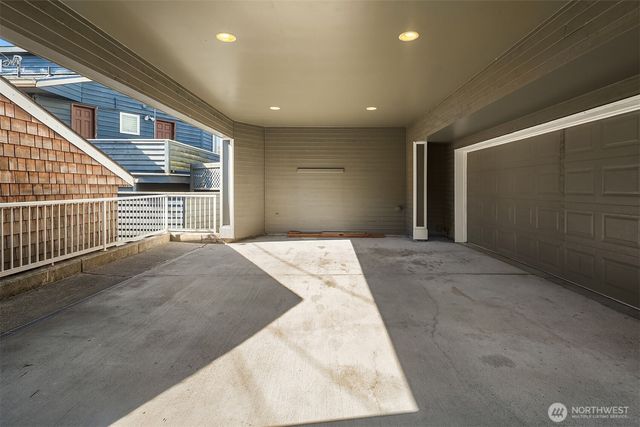 2112 N 64th Street, Seattle, WA 98103