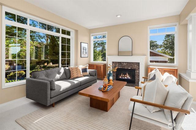 2112 N 64th Street, Seattle, WA 98103