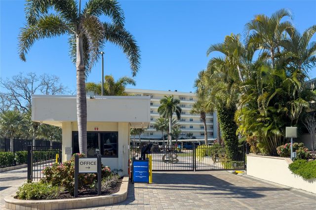 5790 MIDNIGHT PASS ROAD 208, Sarasota, FL 34242