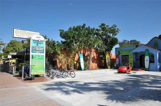 5790 MIDNIGHT PASS ROAD 208, Sarasota, FL 34242